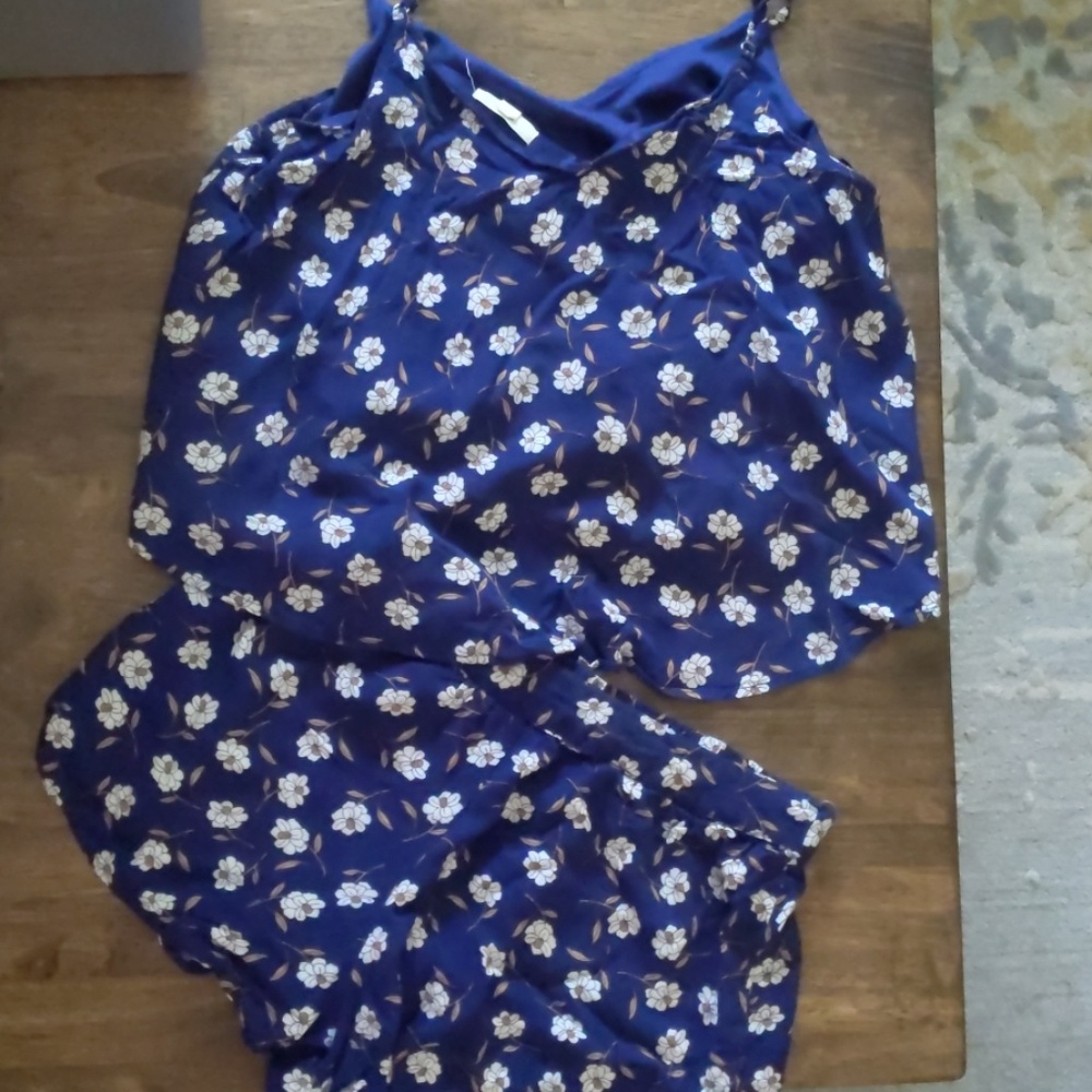 🍩 Cute floral crop top & shorts set! 🍩